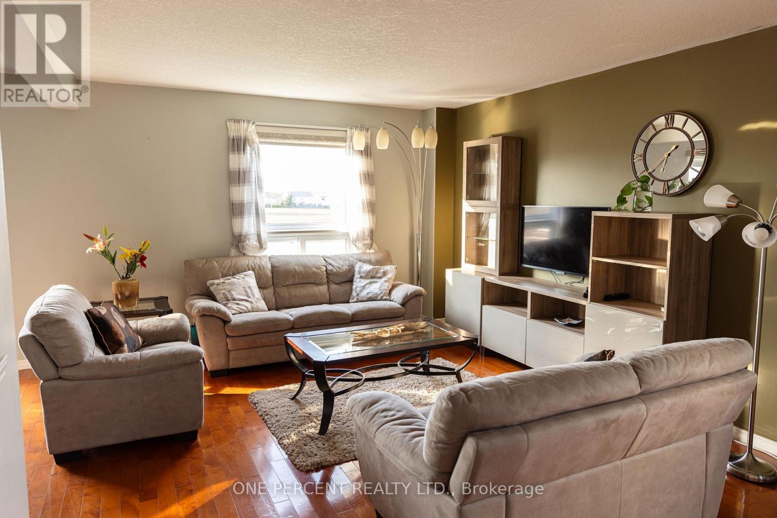 Property at 160 HIDDEN CREEK DRIVE image 4