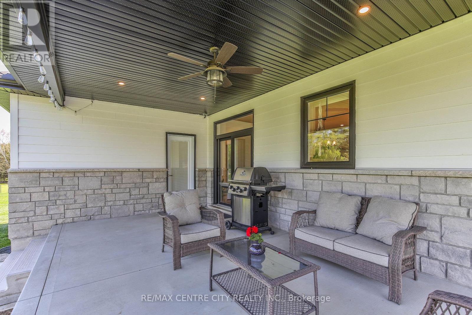 14 St Ladislaus Street, Norfolk (Courtland), Ontario  N0J 1E0 - Photo 39 - X12139160