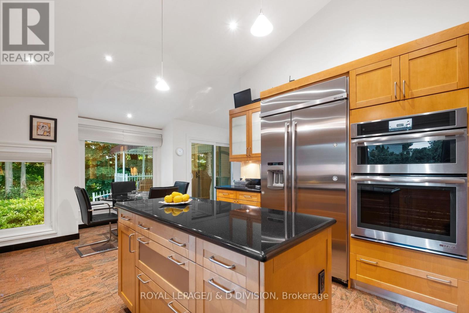 3 Fourthgreen Place, Toronto, Ontario  M9C 2L9 - Photo 16 - W12024876