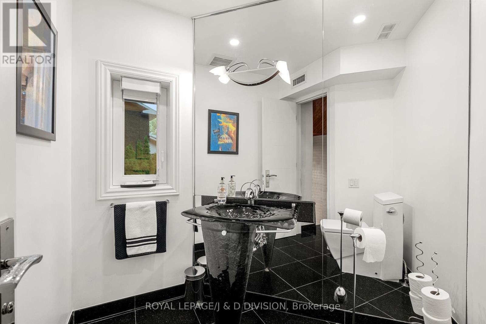 3 Fourthgreen Place, Toronto, Ontario  M9C 2L9 - Photo 33 - W12024876