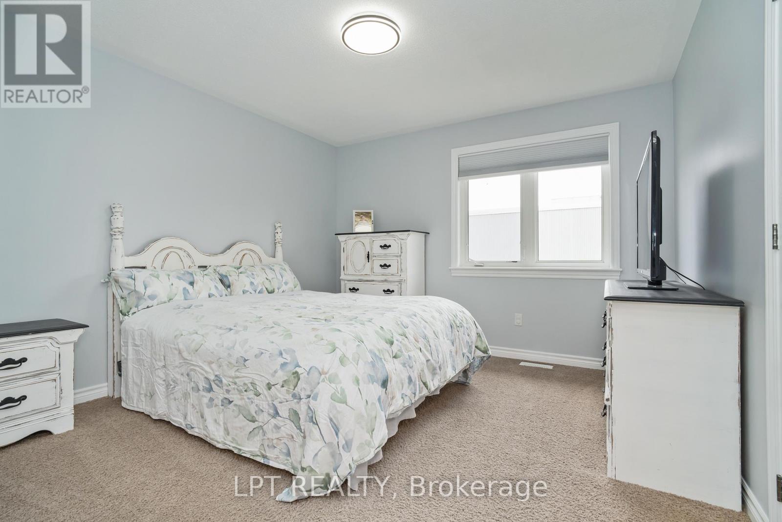 140 Montargis Circle, Ottawa, Ontario  K4A 0M5 - Photo 17 - X12138811