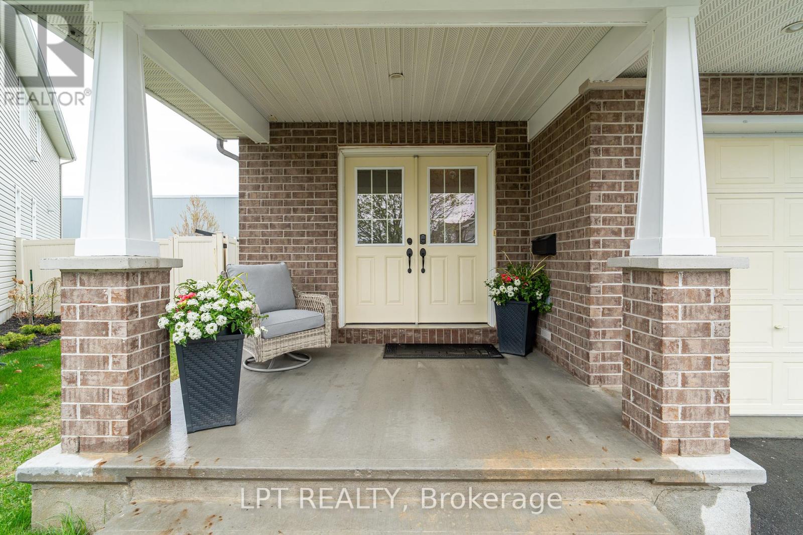 140 Montargis Circle, Ottawa, Ontario  K4A 0M5 - Photo 2 - X12138811