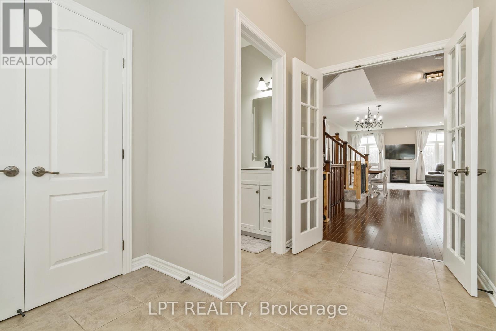 140 Montargis Circle, Ottawa, Ontario  K4A 0M5 - Photo 3 - X12138811