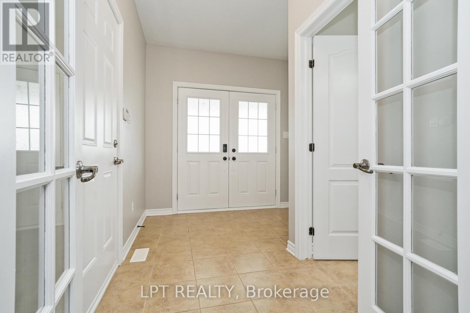 140 Montargis Circle, Ottawa, Ontario  K4A 0M5 - Photo 4 - X12138811