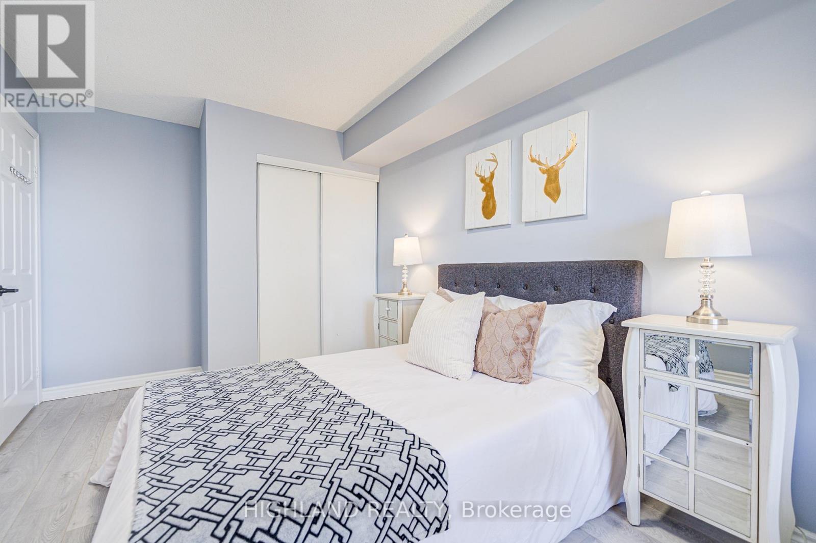 2020 - 25 Kingsbridge Garden Circle, Mississauga, Ontario  L5R 4B1 - Photo 18 - W12135837