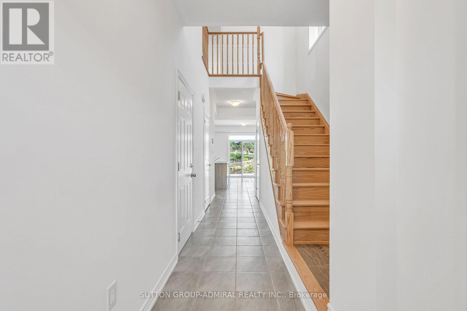 Property at 32 HILLCROFT WAY image 4