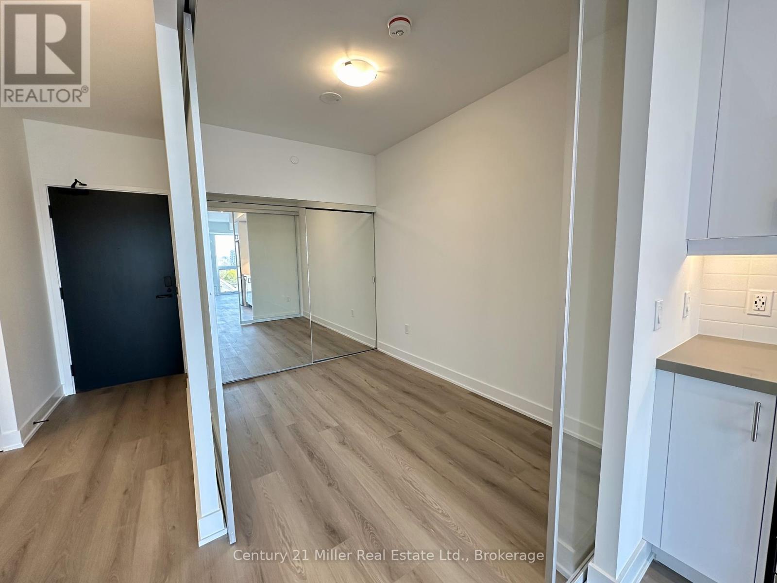 712 - 2343 Khalsa Gate, Oakville, Ontario  L6M 5R6 - Photo 8 - W12139190