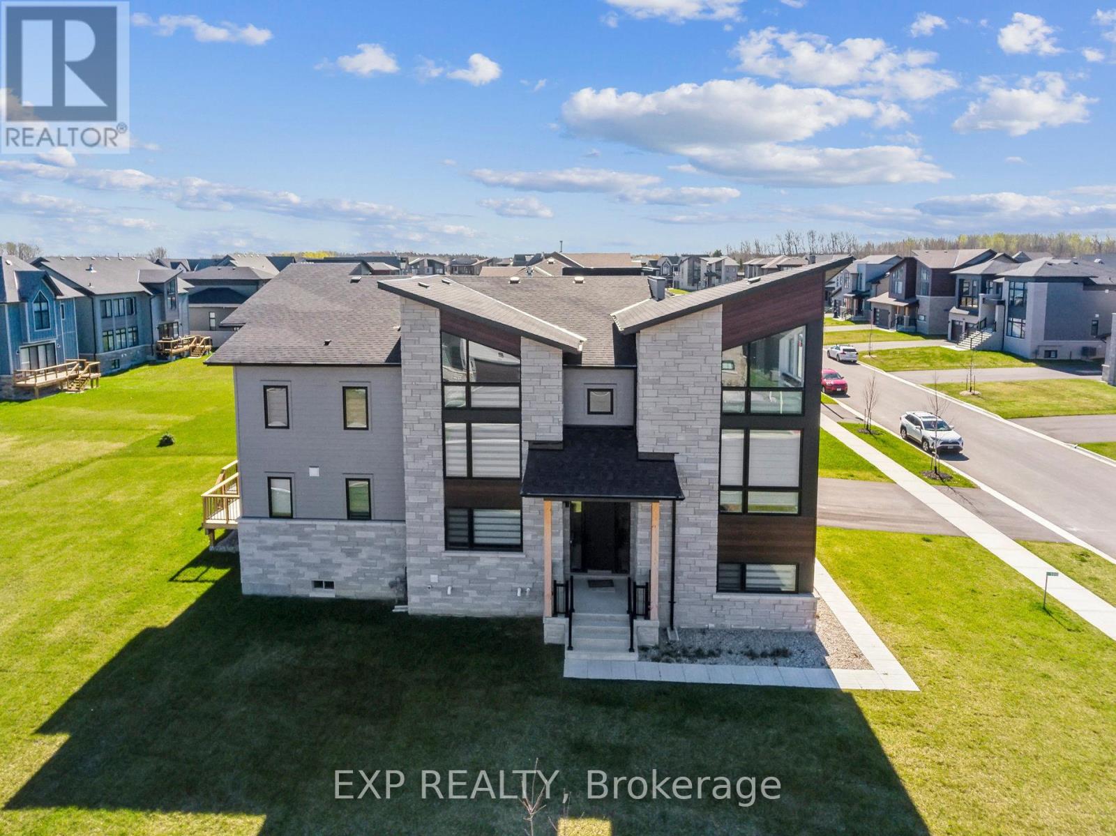 Property at 100 STONELEIGH DRIVE image 1