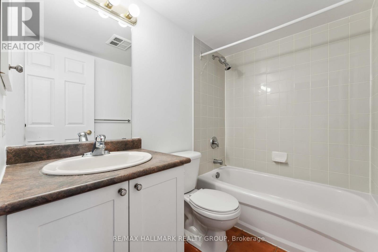 806 - 429 Somerset Street W, Ottawa, Ontario  K2P 2P5 - Photo 11 - X12079928