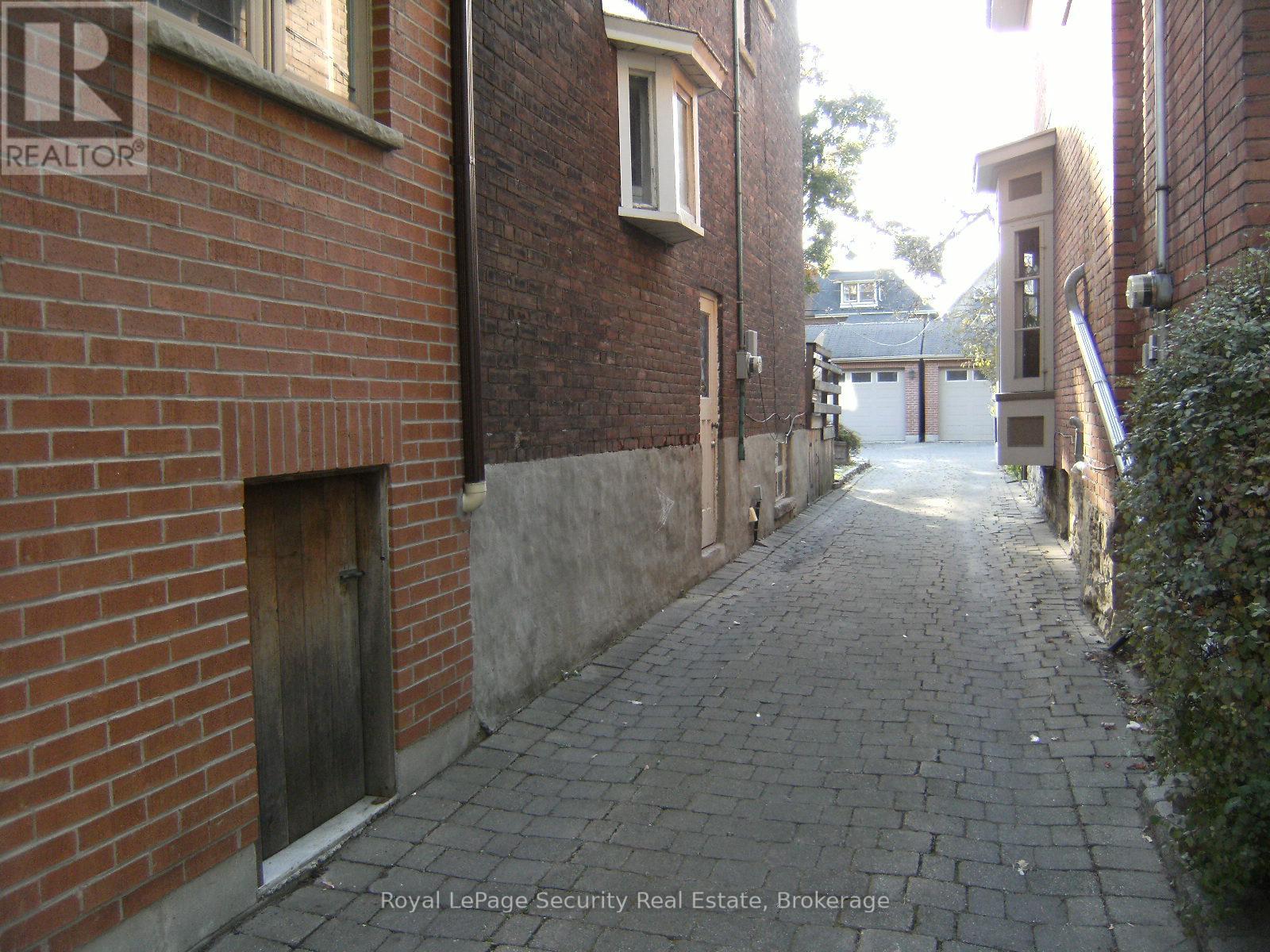 122 Delaware Avenue, Toronto (Palmerston-Little Italy), Ontario  M6H 2T1 - Photo 3 - C12138610
