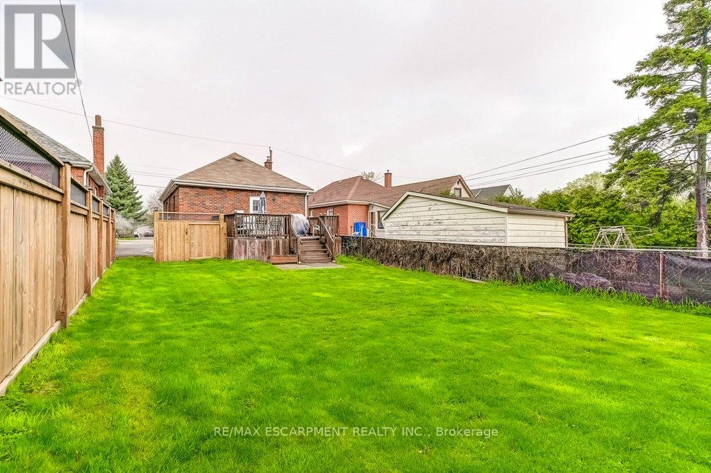 127 Barons Avenue S, Hamilton (Bartonville), Ontario  L8K 2Y8 - Photo 39 - X12134748