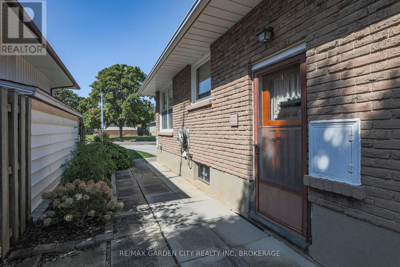 3 Woodington Place, Welland (N. Welland), Ontario  L3C 2J1 - Photo 37 - X12139211