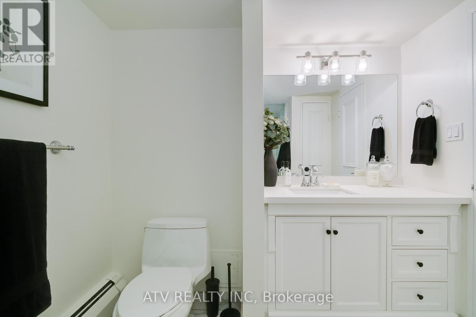 #1404 - 30 Wellington Street E, Toronto, Ontario  M5E 1S3 - Photo 11 - C12109278