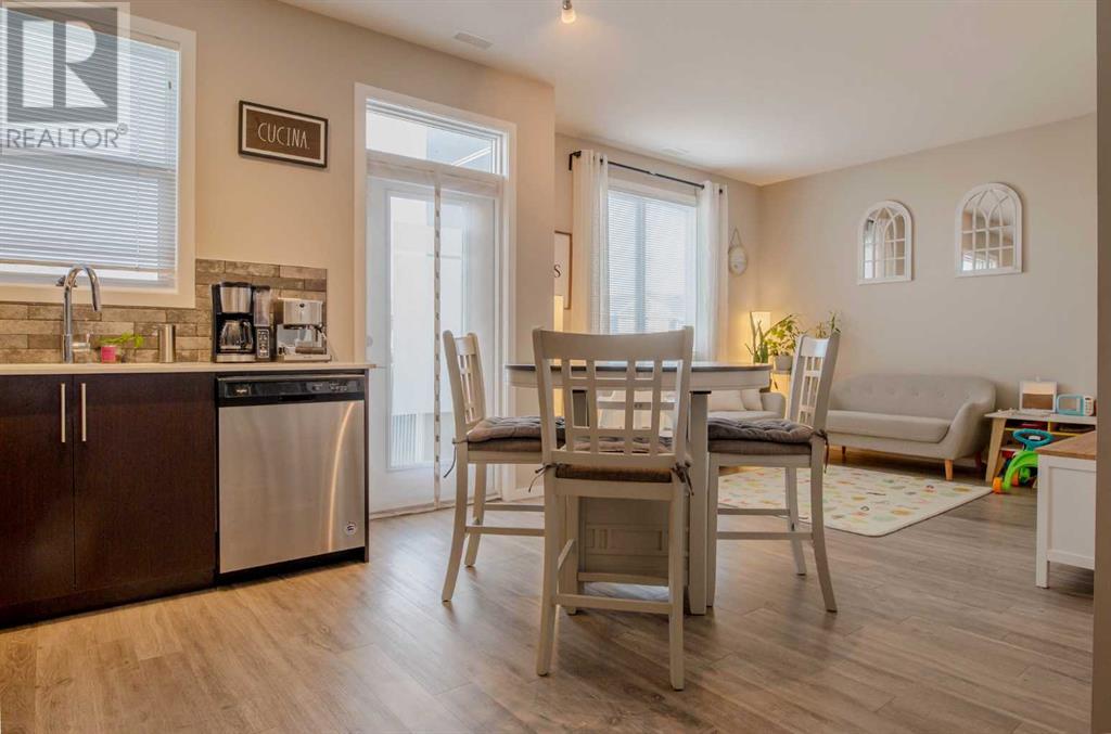 Property at 203, 345 Redstone Walk NE image 4