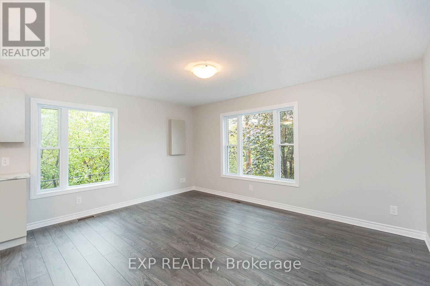 B - 183 Kipp Street, Ottawa, Ontario  K1L 7V1 - Photo 4 - X12139207