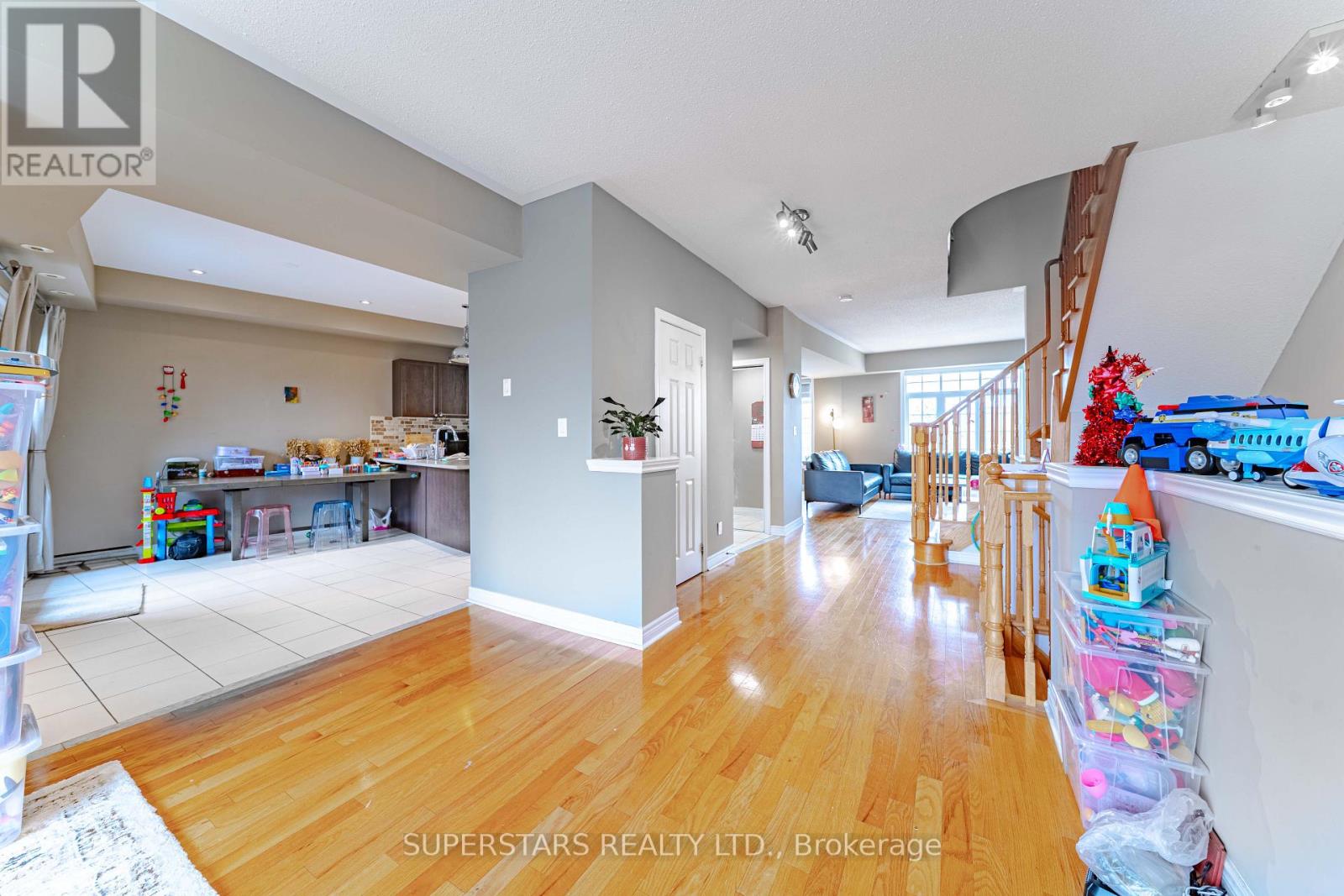 22 - 30 Greensborough Village Circle, Markham, Ontario  L6E 1Z1 - Photo 16 - N12139221