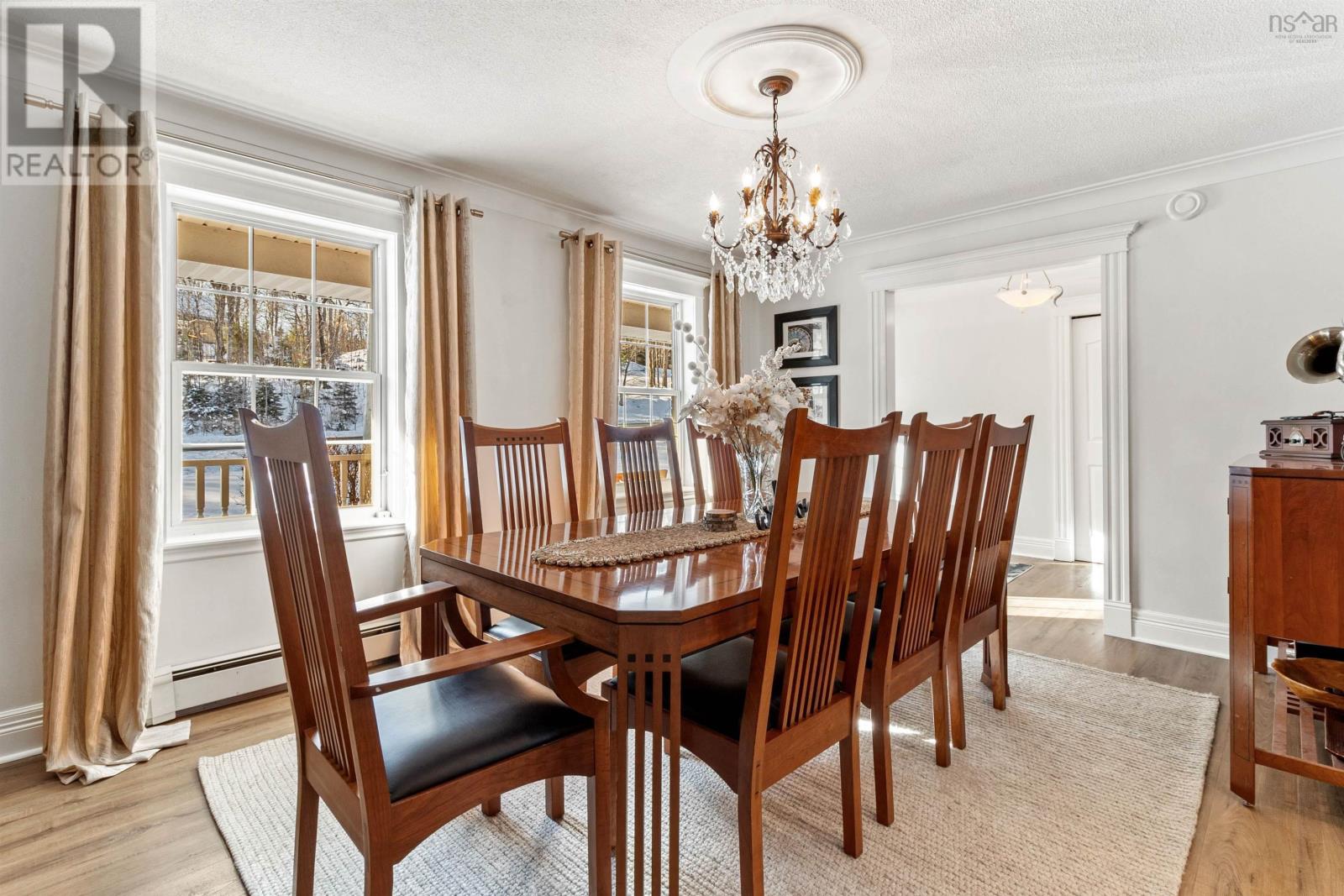 Property at 10 Thompson Run image 4