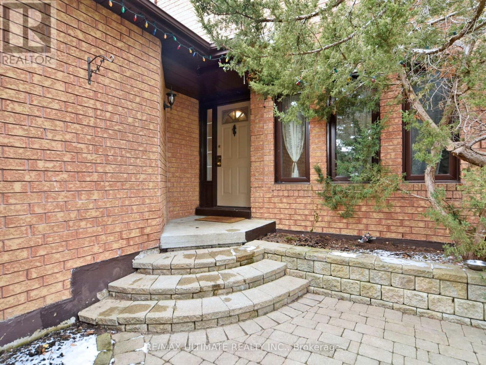 Property at 1110 CORRIE STREET image 3