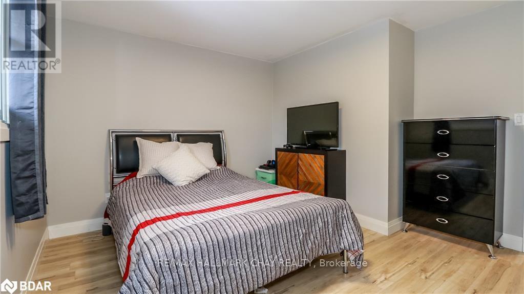 255 Calford Street, Essa (Angus), Ontario  L0M 1B0 - Photo 18 - N12136301