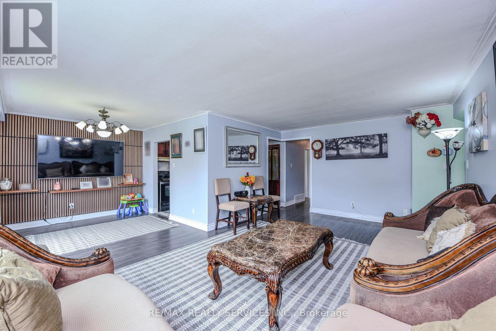 383 Bartley Bull Parkway, Brampton, Ontario  L6W 2M1 - Photo 10 - W12138601