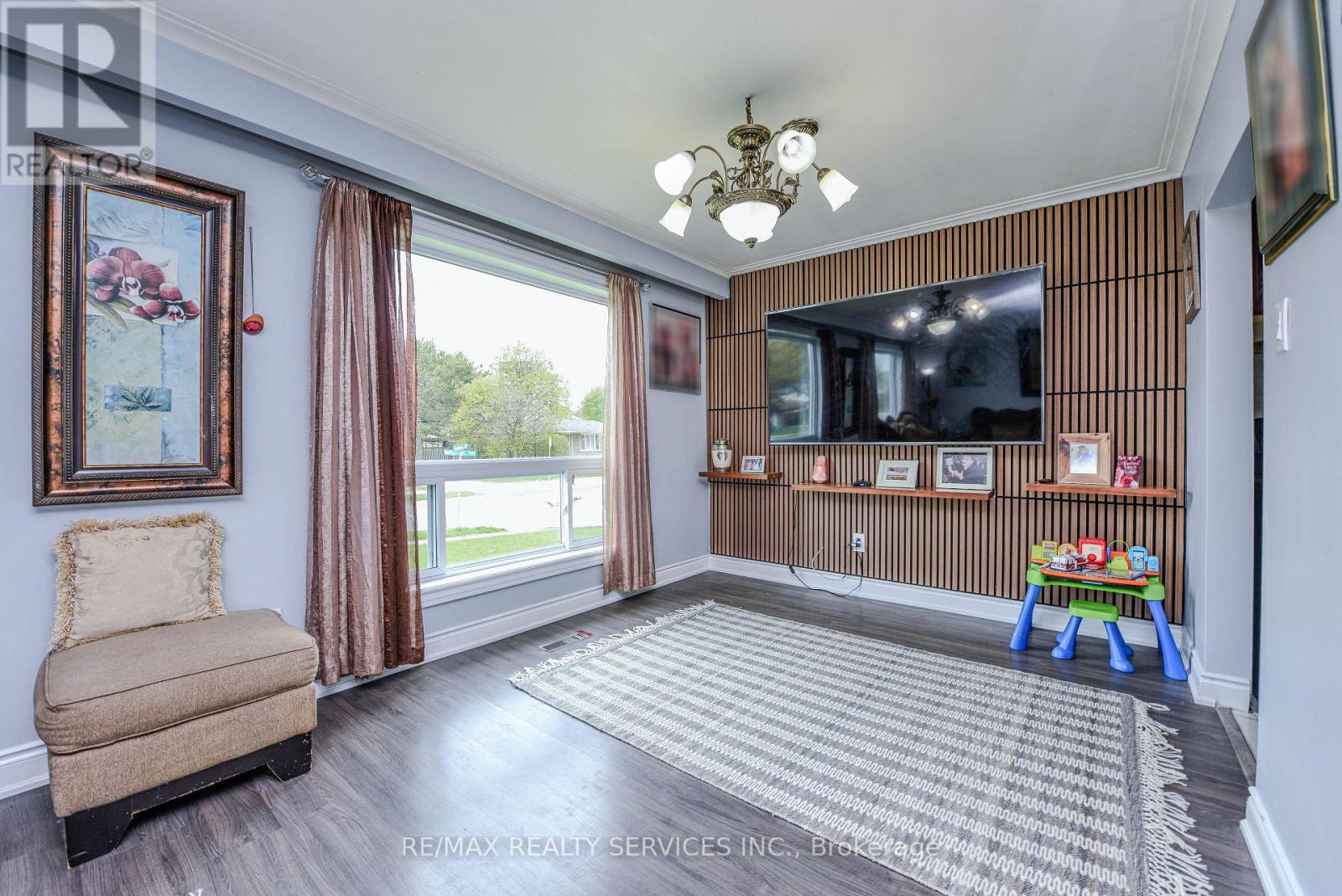 383 Bartley Bull Parkway, Brampton, Ontario  L6W 2M1 - Photo 6 - W12138601