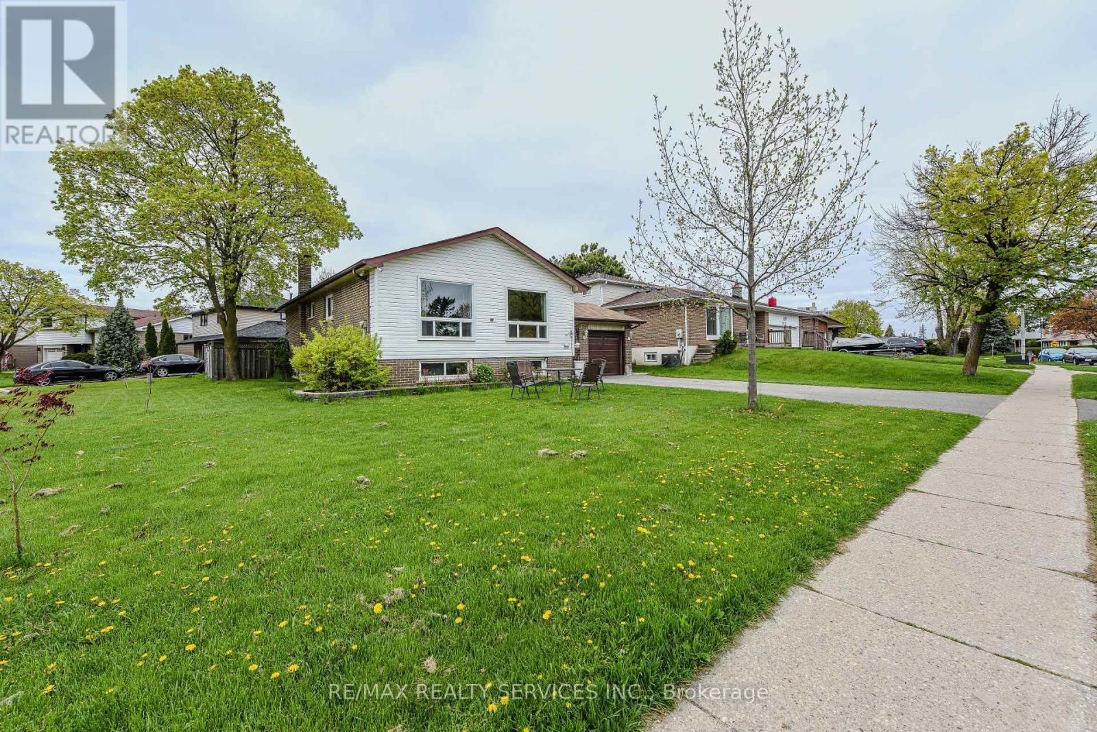 Property at 383 BARTLEY BULL PARKWAY image 3