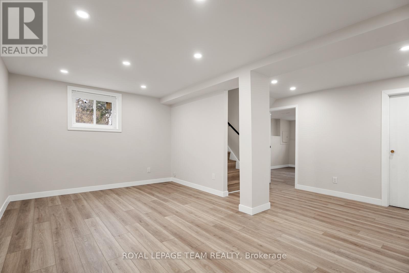 54 Greenboro Crescent, Ottawa, Ontario  K1T 1W5 - Photo 19 - X12139231