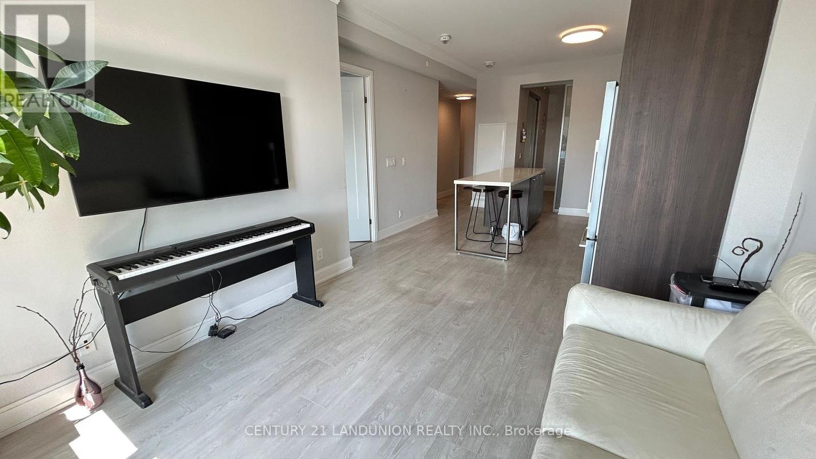 1906 - 38 Water Walk Drive, Markham (Unionville), Ontario  L3R 6M8 - Photo 12 - N12139250