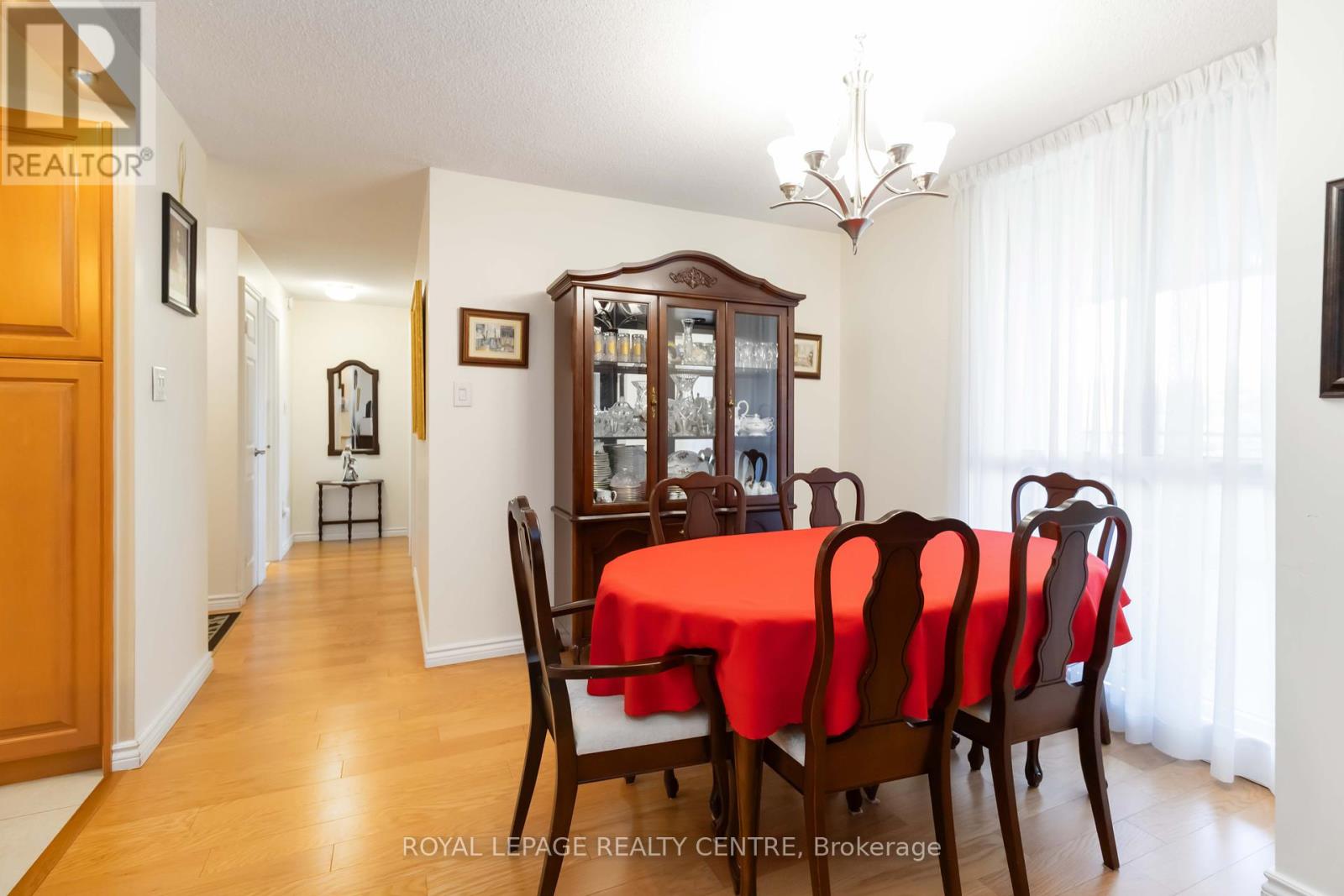 310 - 1300 Mississauga Valley Boulevard, Mississauga, Ontario  L5A 3S8 - Photo 11 - W12139258