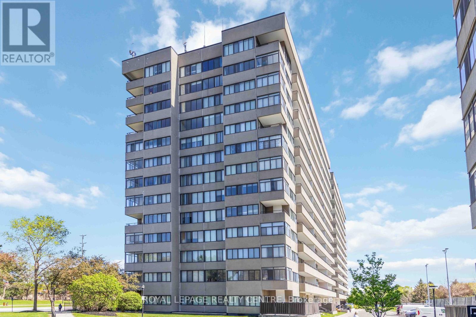310 - 1300 Mississauga Valley Boulevard, Mississauga, Ontario  L5A 3S8 - Photo 3 - W12139258