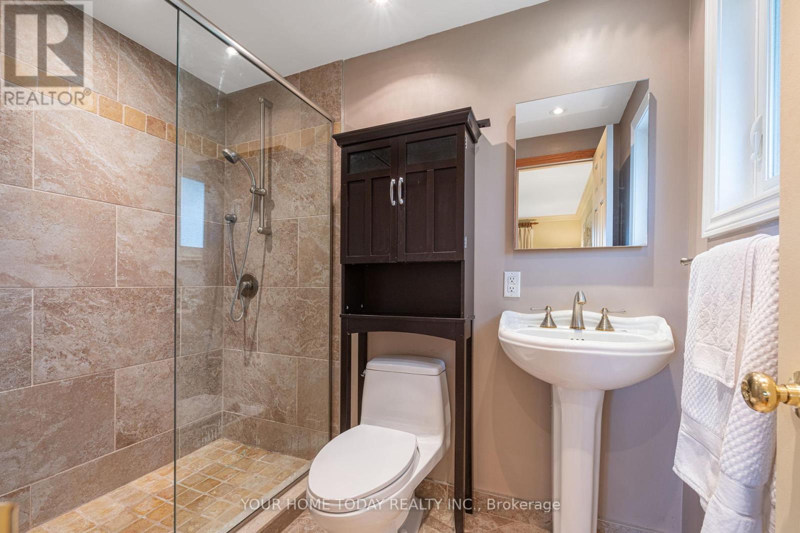 20 Airedale Court, Halton Hills (Georgetown), Ontario  L7G 1G2 - Photo 20 - W12137801