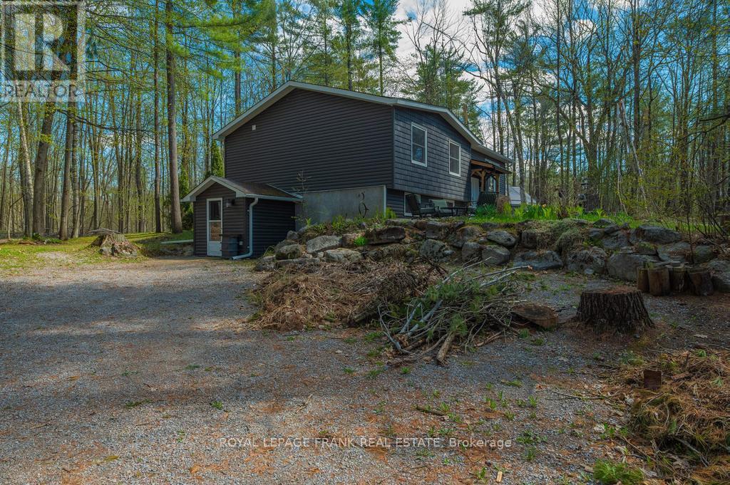 132 Sugarbush Crescent, Trent Lakes, Ontario  K0L 1J0 - Photo 7 - X12139267