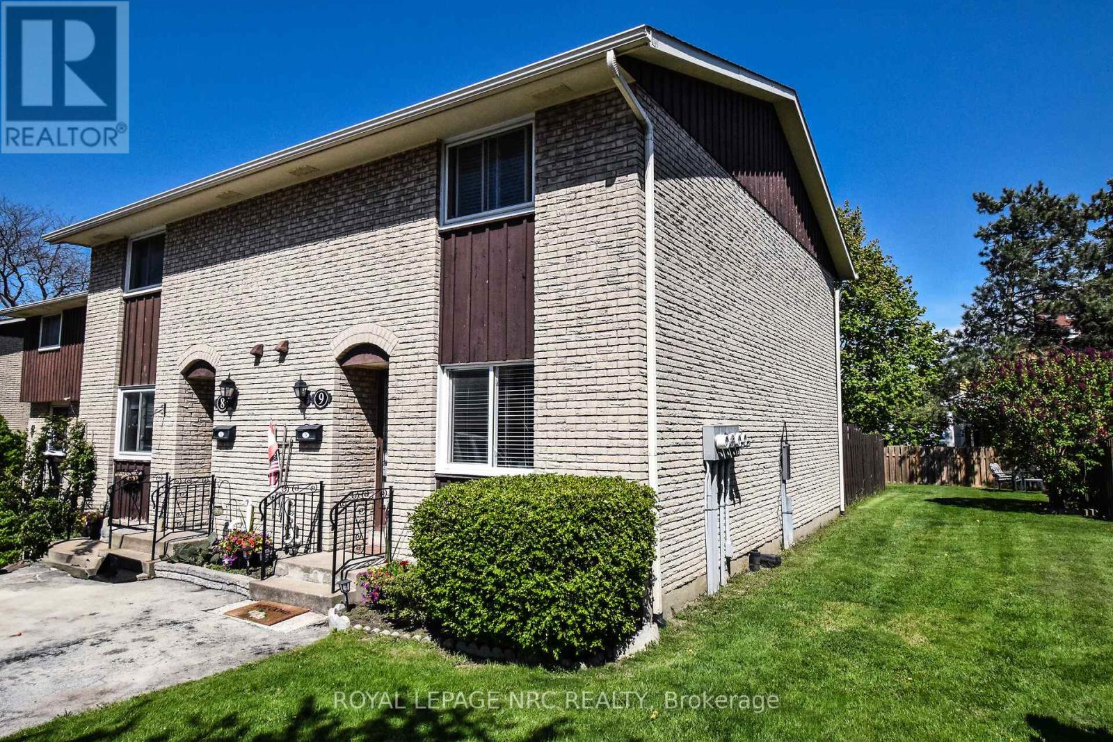 Property at 9 - 50 LAKESHORE ROAD image 1