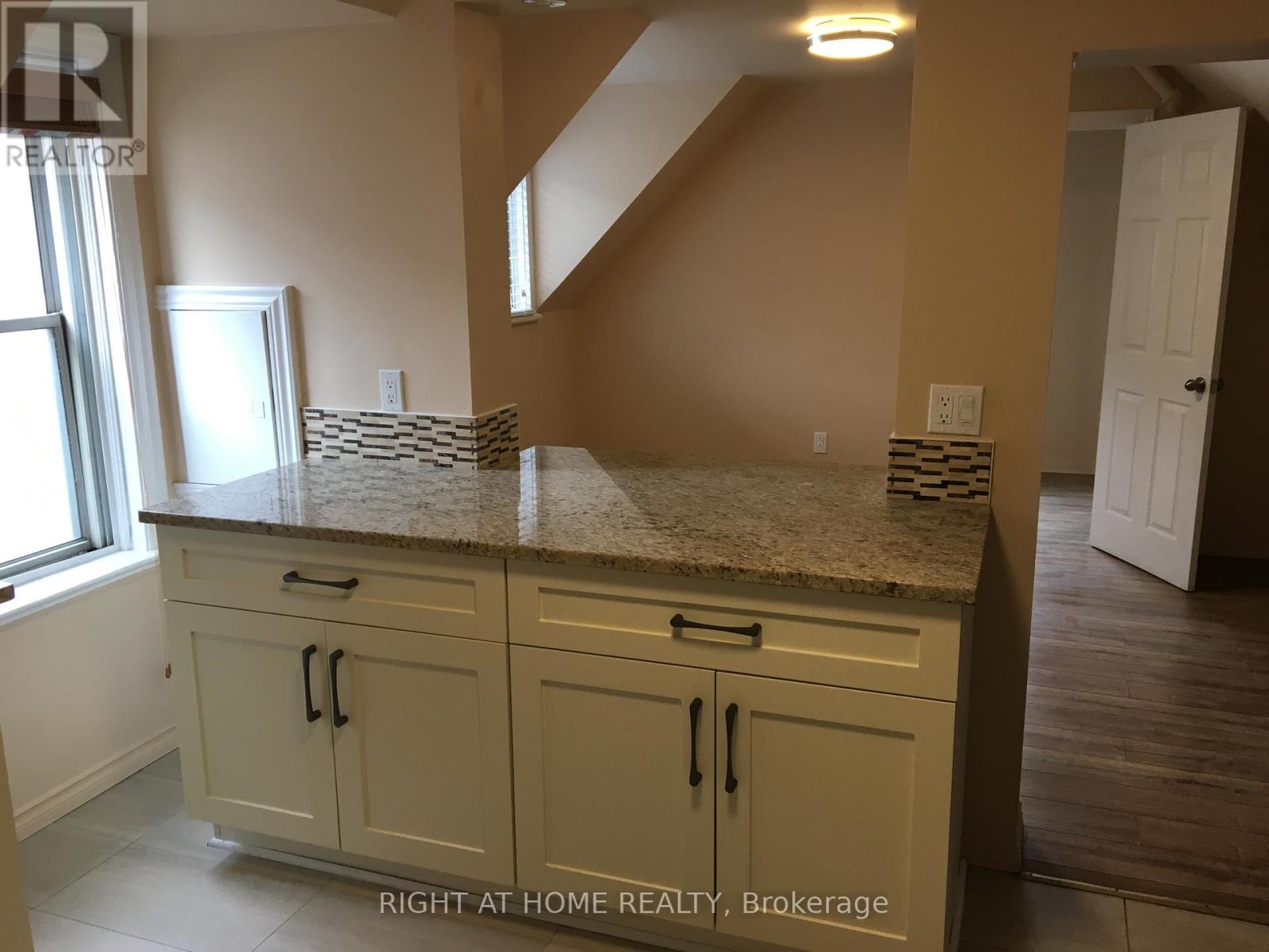 420 Bronson Avenue, Ottawa, Ontario  K1R 6J6 - Photo 13 - X12139312