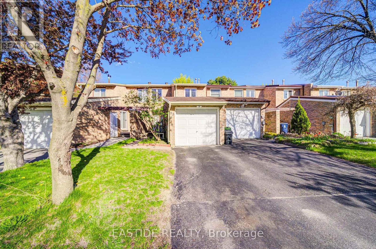 <div class="slider-price">$899,000</div><p>55 Ambercroft Boulevard, Toronto, Ontario</p>