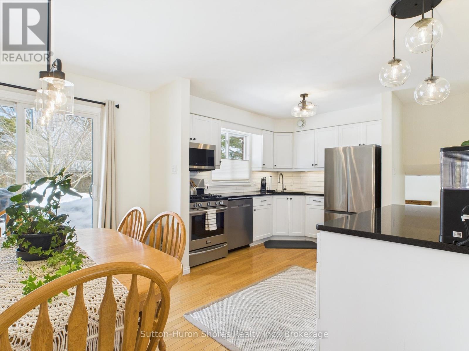 437 Thede Drive, Saugeen Shores, Ontario  N0H 2C4 - Photo 11 - X12012654