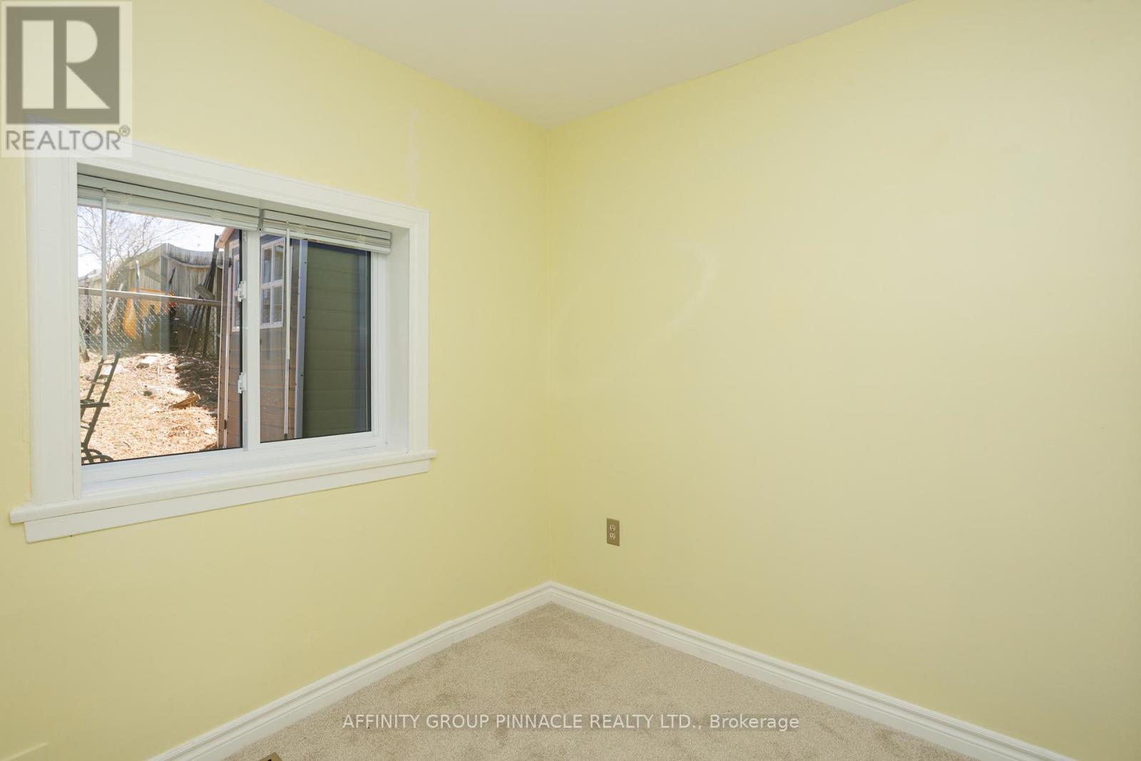 14 Oriole Road, Kawartha Lakes (Fenelon Falls), Ontario  K0M 1N0 - Photo 13 - X12068518