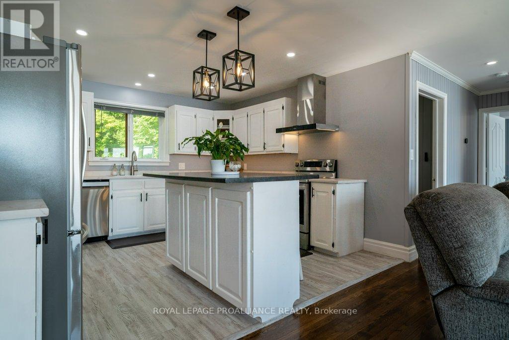 1049 Perry Lane, Frontenac, Ontario  K0H 1K0 - Photo 12 - X12139355
