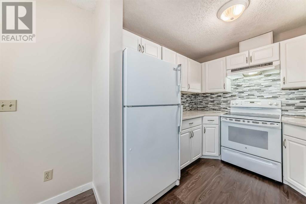 Property at 3102 109 Avenue SW image 4