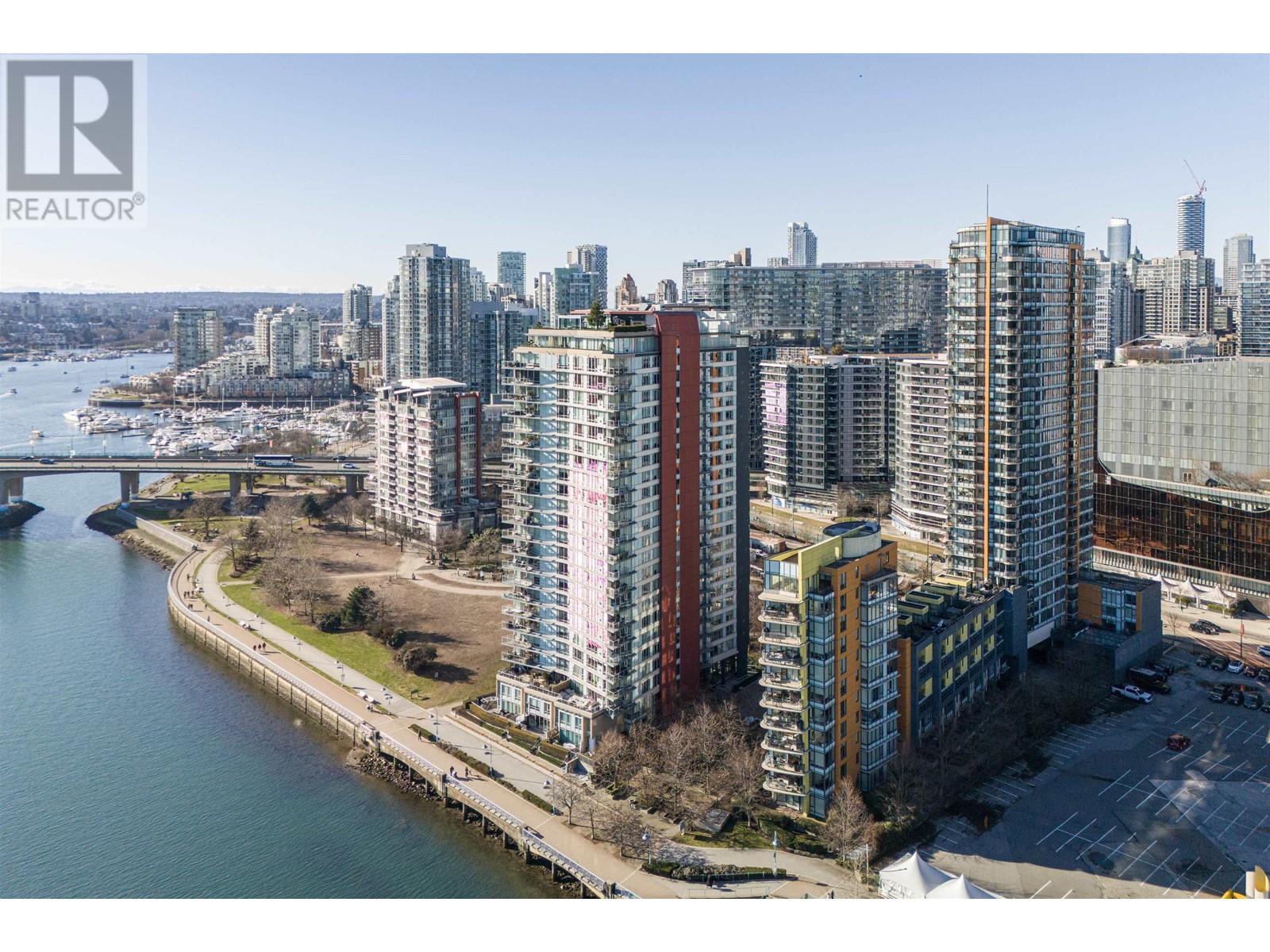 305 8 Smithe Mews, Vancouver, British Columbia  V6B 0A5 - Photo 2 - R3001108