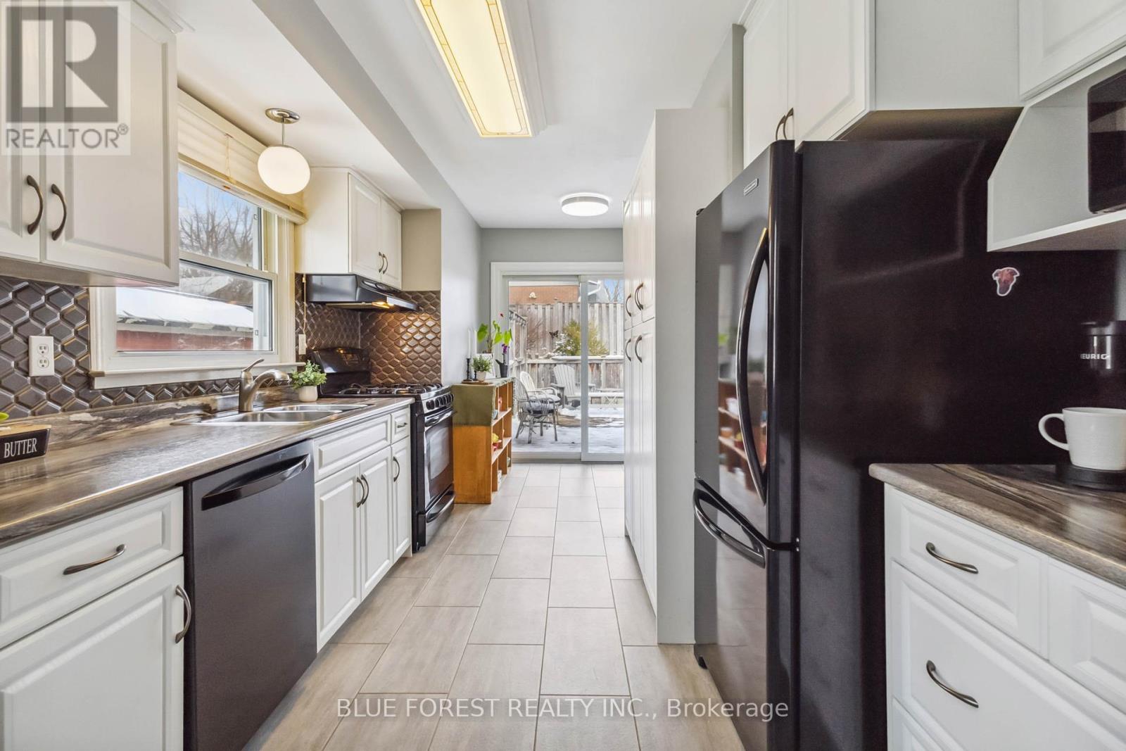 Photo 16 of 42 for 267 Millbank Drive