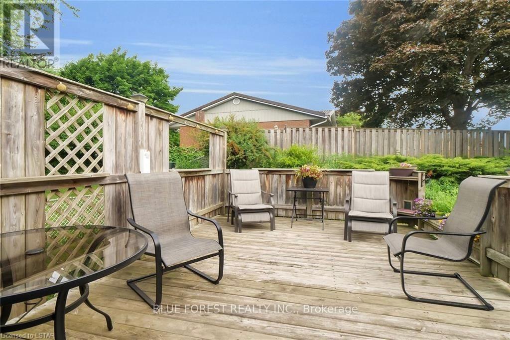 Photo 39 of 42 for 267 Millbank Drive