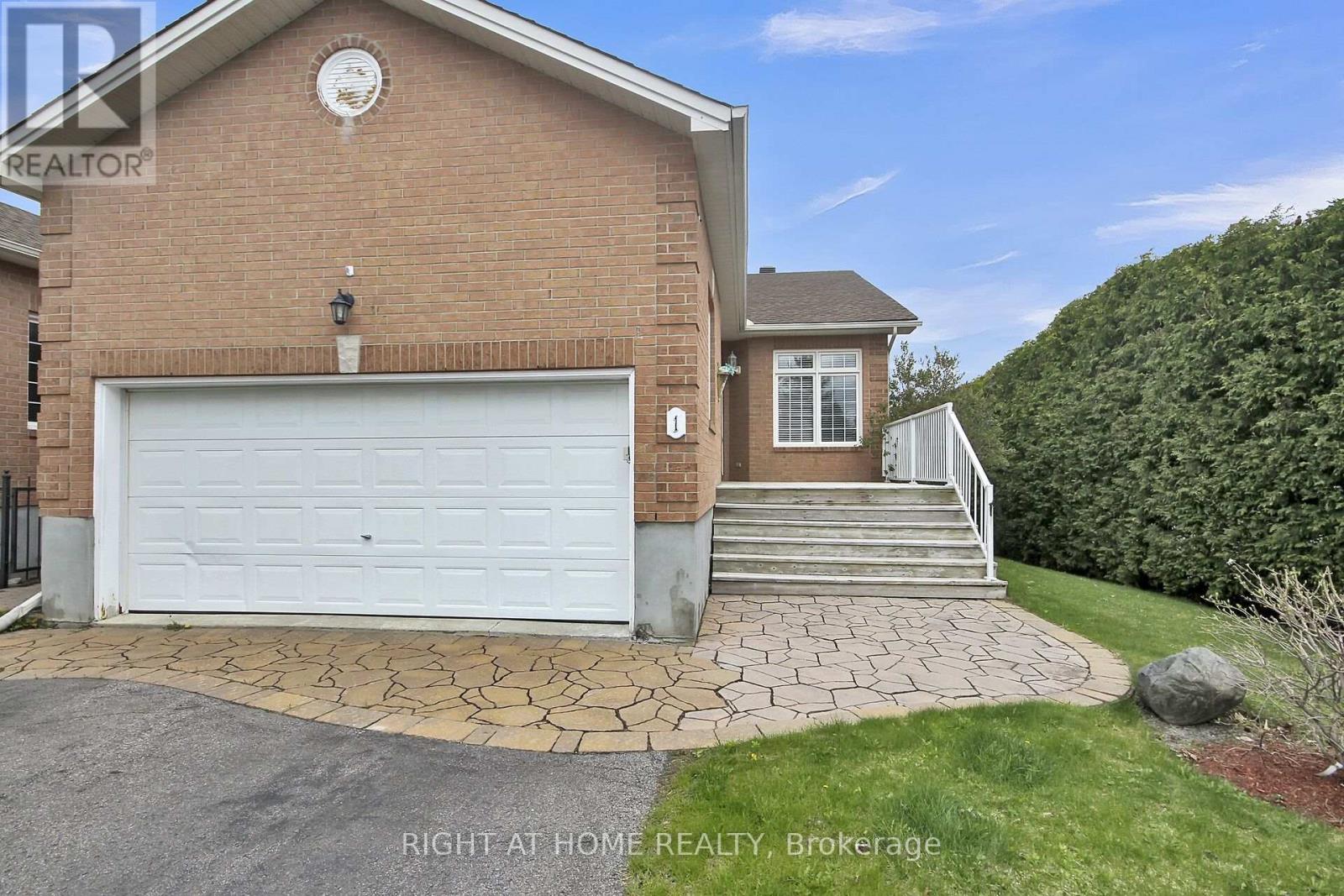 1 Eileen Crescent, Ottawa, Ontario  K2S 1M3 - Photo 1 - X12138923