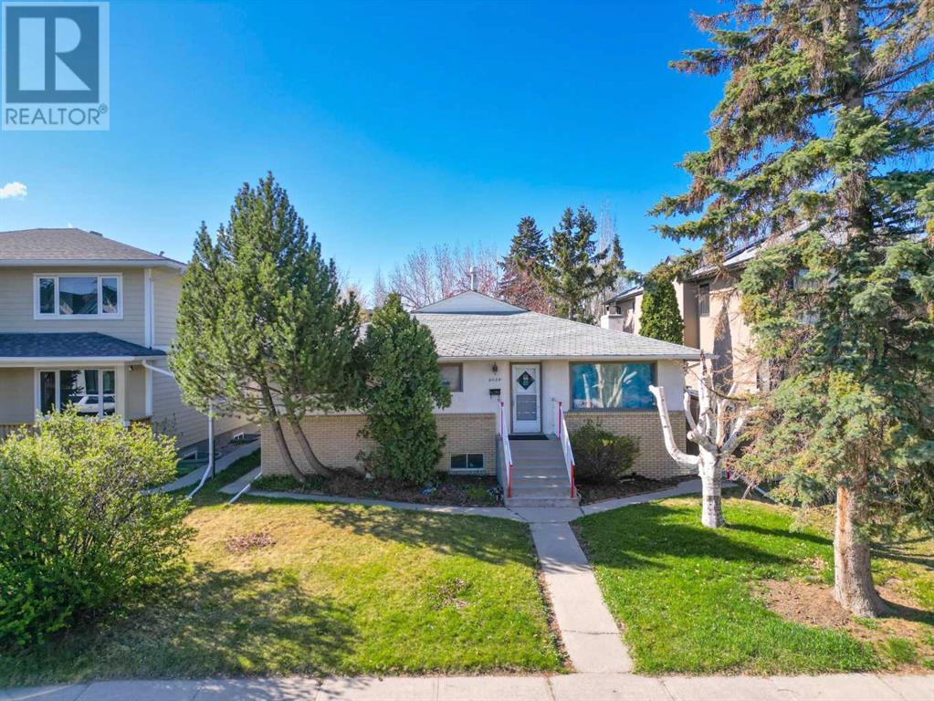 Property at 2039 37 Avenue SW image 1