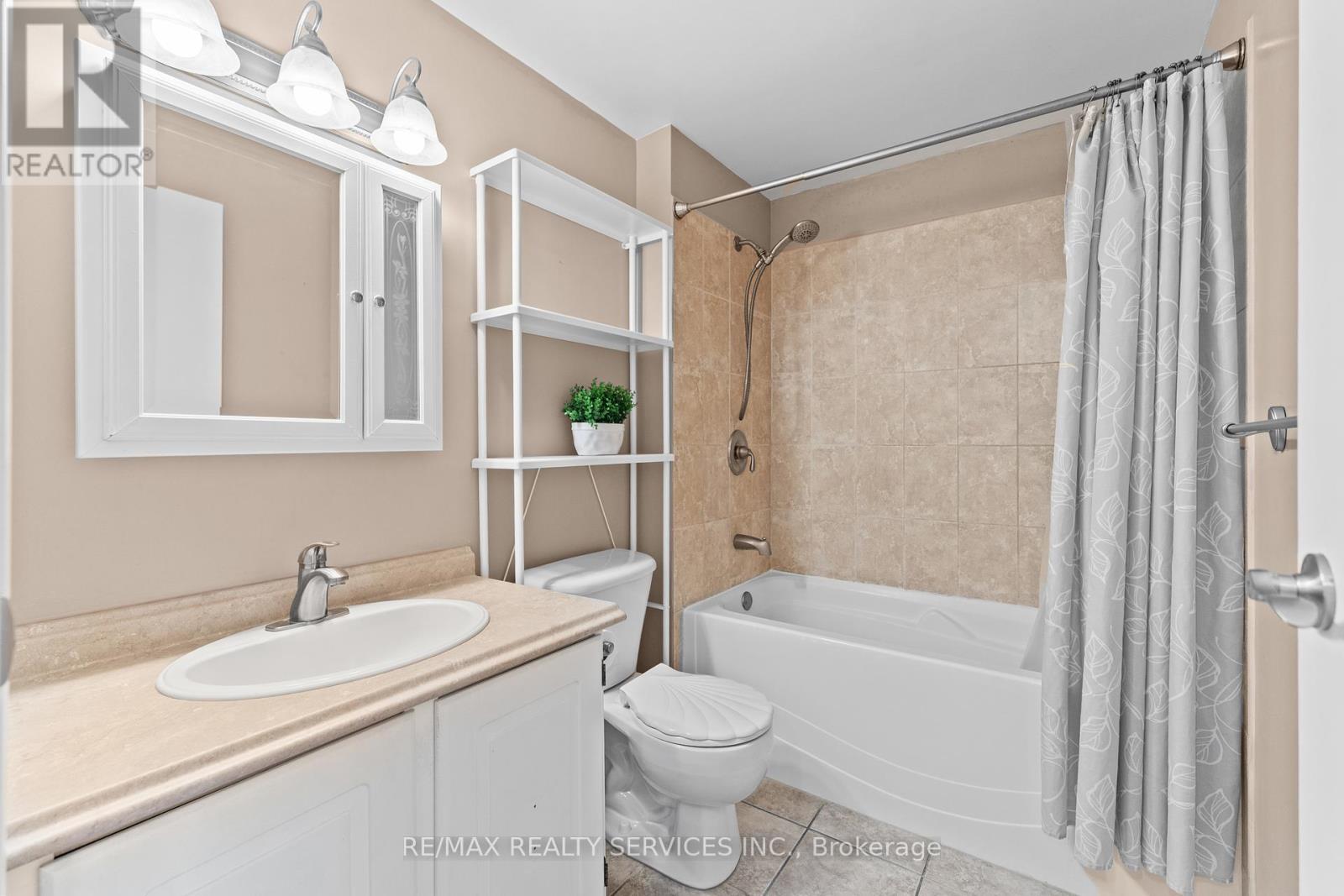 30 - 57 Hansen Road N, Brampton, Ontario  L6V 3C6 - Photo 24 - W12138909