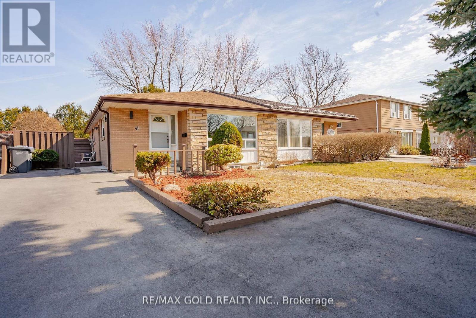 41 DANESBURY CRESCENT, Brampton, Ontario