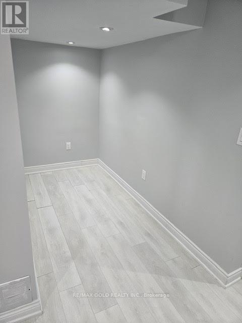 Bsmt - 14 Washington Court, Brampton (Credit Valley), Ontario  L6Y 0Y2 - Photo 5 - W12138185