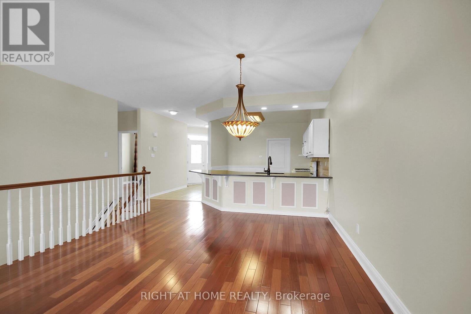 1 Eileen Crescent, Ottawa, Ontario  K2S 1M3 - Photo 14 - X12138923