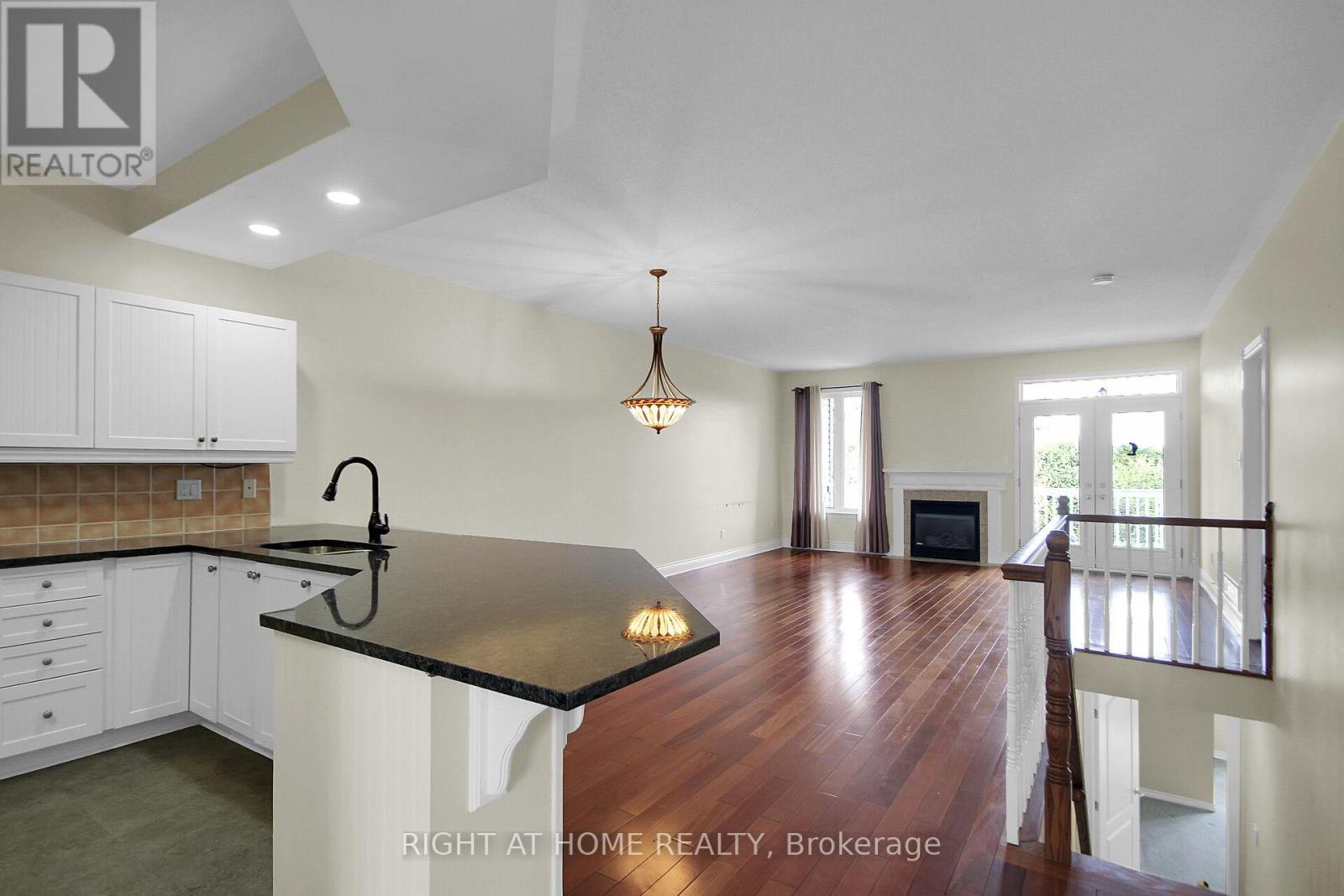 1 Eileen Crescent, Ottawa, Ontario  K2S 1M3 - Photo 18 - X12138923