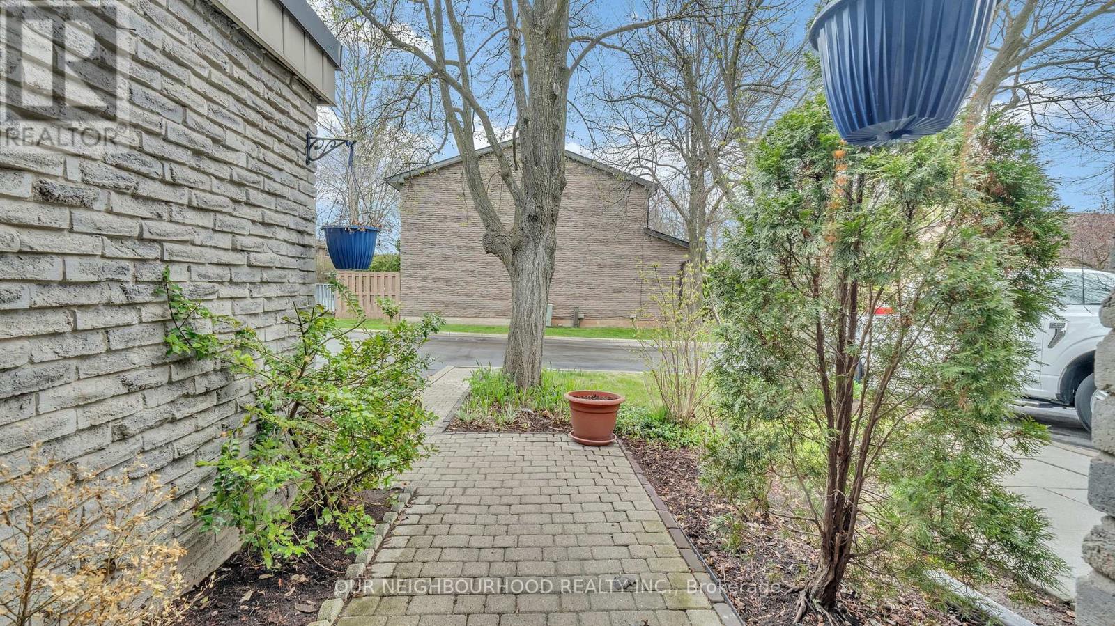 Property at 616 FORESTWOOD CRESCENT CRESCENT image 3